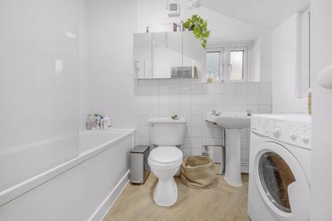 404 Roman Road, London, E3 5QJ