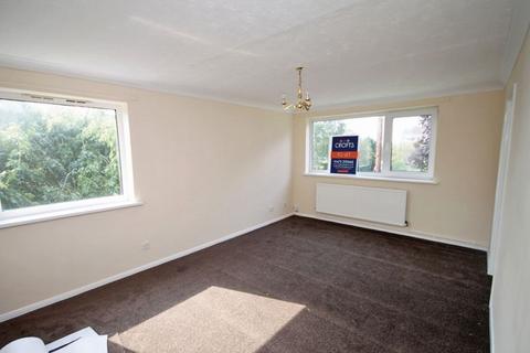 2 bedroom flat to rent, Regent Gardens, Grimsby DN34