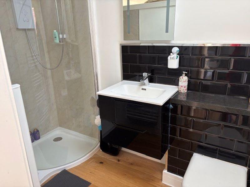 Annex Shower Room