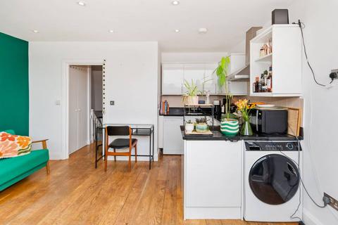 1 bedroom flat for sale, Devonshire Road, Chiswick, London, W4