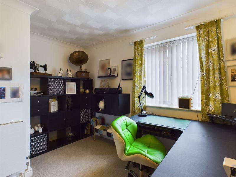 Bedroom / Office