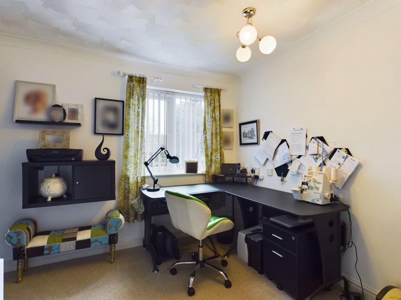 Bedroom / Office