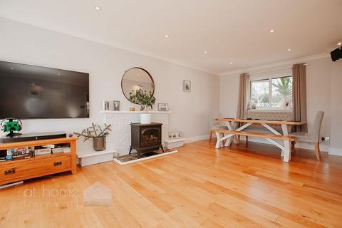 16 Creekside View, Tresillian, Truro, TR2 4BS