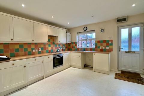 2 bedroom terraced house for sale, Wellington Avenue, Banbury - No onward chain