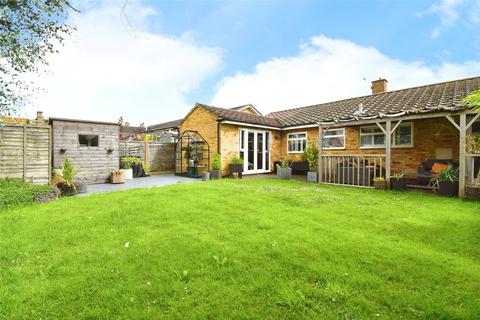 7 Bates Close, Granborough, Buckingham, MK18 3NH