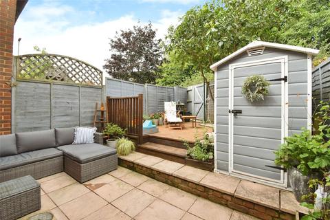 74 Avenue Road, Winslow, Buckingham, MK18 3DB
