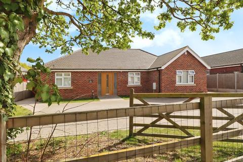4 bedroom detached bungalow for sale, Folkards Lane, Brightlingsea, CO7