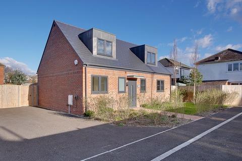 3 bedroom detached house for sale, Irving Road, Southbourne