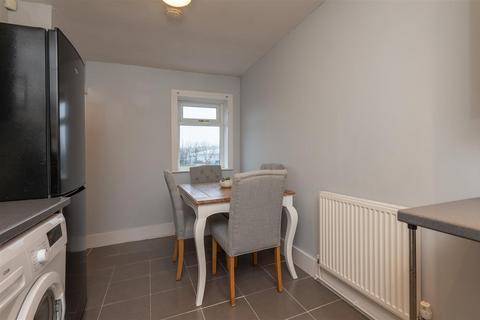 30 Springfield Road, Elland, HX5 9EN