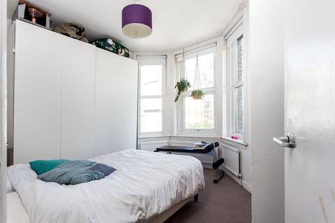 1 bedroom flat to rent, King Street, W6