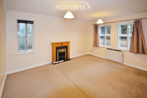 2 bedroom apartment to rent, Hurworth Avenue, Slough