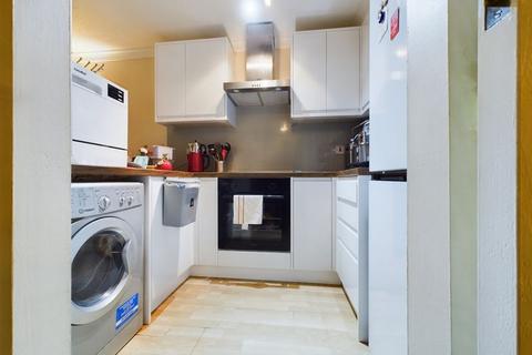 1 bedroom apartment for sale, Transom Square, London