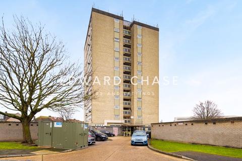 2 bedroom flat to rent, Oaks Lane, Ilford, IG2