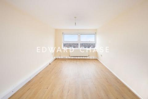 2 bedroom flat to rent, Oaks Lane, Ilford, IG2