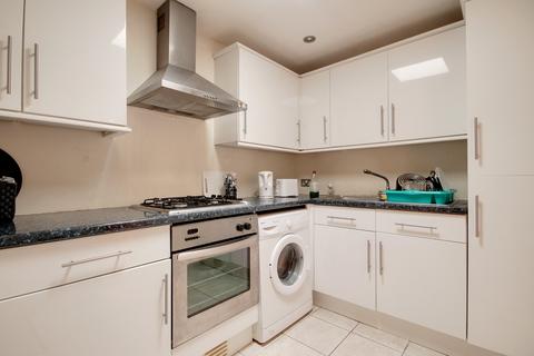 1 bedroom flat to rent, 3B St Frideswides Mew London E14