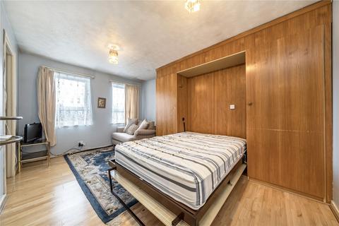 Studio for sale, London SE17