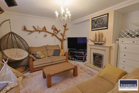 3 bedroom terraced house for sale, Bury Green Road, Cheshunt EN7