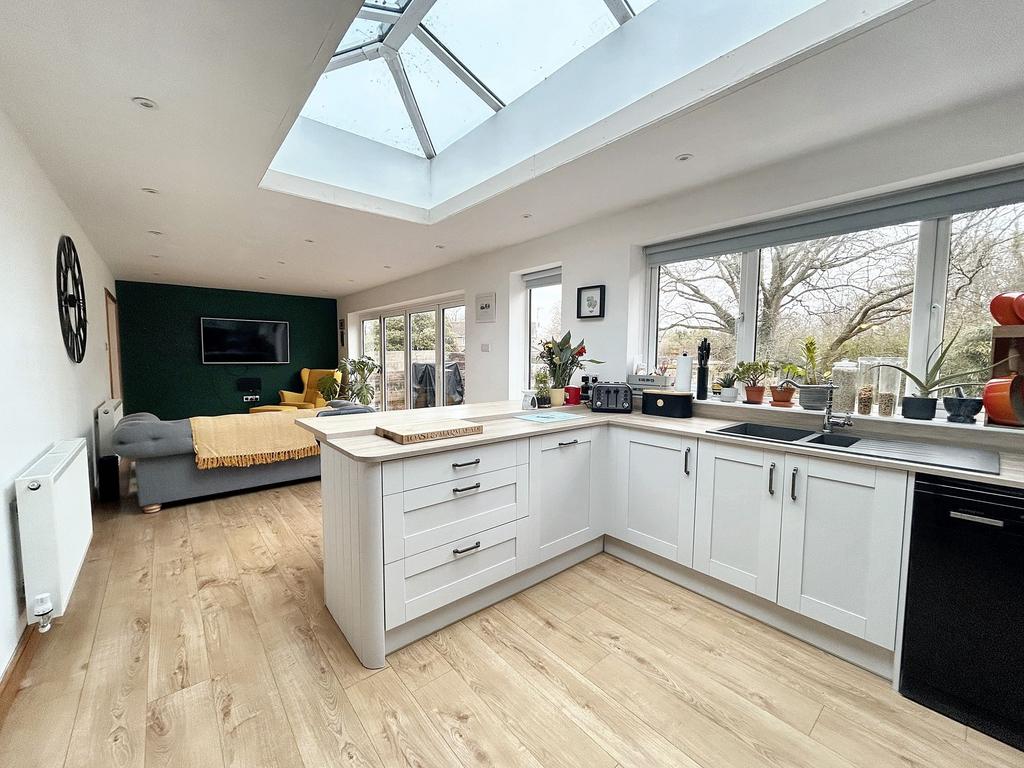 Kitchen/living area