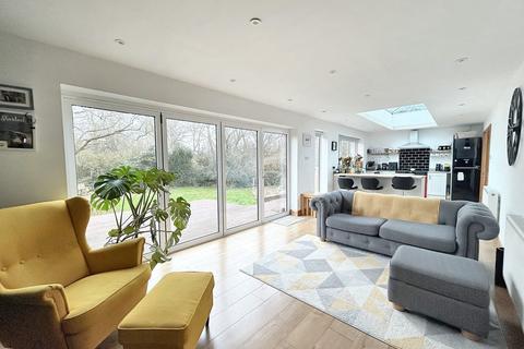 85 Langdown Road, Hythe, Southampton, SO45 6ER