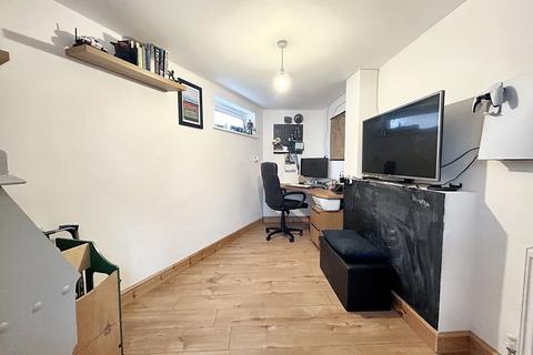 85 Langdown Road, Hythe, Southampton, SO45 6ER