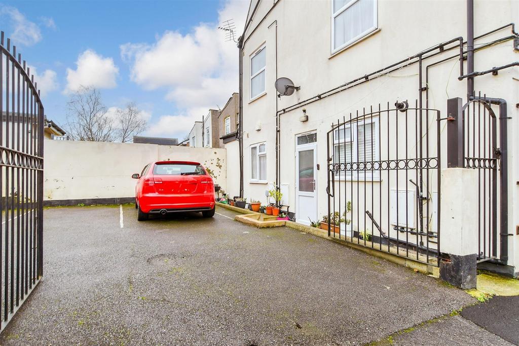 Driveway/Parking