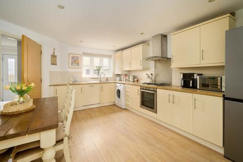 3 bedroom townhouse for sale, King Street, Drighlington