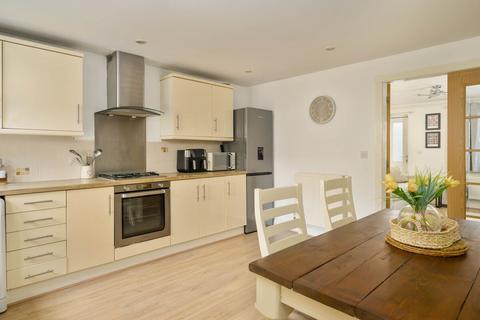 64 King Street, Drighlington, Bradford, BD11 1EL