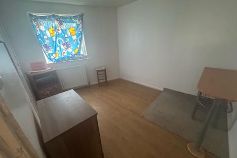 2 bedroom flat to rent, Benwell, Newcastle upon Tyne NE15