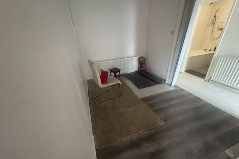 2 bedroom flat to rent, Benwell, Newcastle upon Tyne NE15