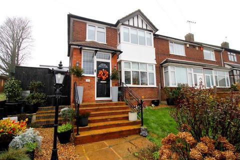 3 bedroom end of terrace house for sale, Hart Lane, Round Green, Luton, Bedfordshire, LU2 0JH