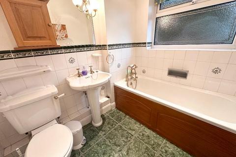 1 Pondfield Road, Orpington, BR6 8HJ