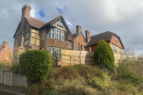 2 bedroom flat for sale, The Old Parsonage, Goudhurst, Kent, TN17 1AT