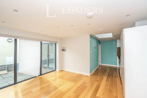 1 bedroom bungalow for sale, Lutwyche Mews, London