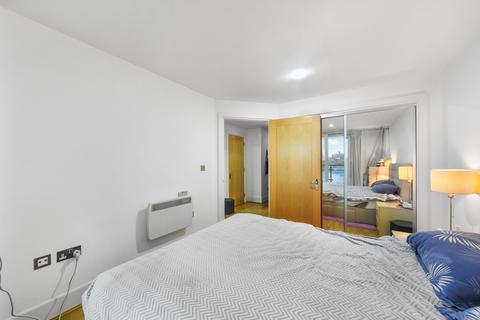 1 bedroom apartment for sale, St. George Wharf, Vauxhall, SW8