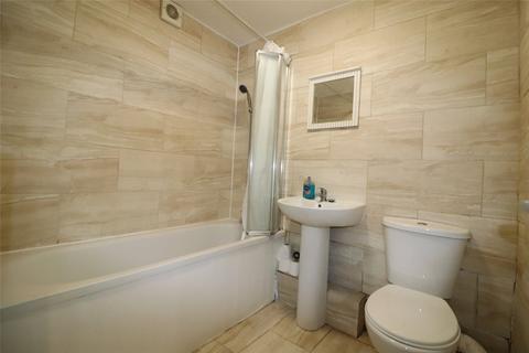 2 bedroom flat for sale, Wessex Drive, Erith, DA8