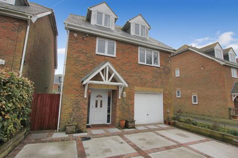 5 bedroom townhouse for sale, Mulberry Close, Romney Marsh TN29