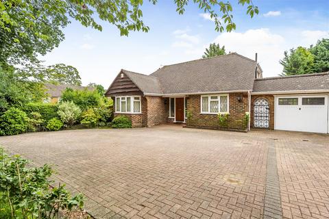 3 bedroom detached house to rent, Park Rise, Northchurch, Berkhamsted