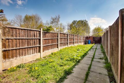 2 bedroom terraced house to rent, Thornfield Street, Salford, Greater Manchester, M5