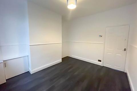 2 bedroom terraced house to rent, Thornfield Street, Salford, Greater Manchester, M5