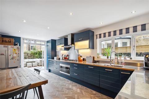 5 bedroom terraced house for sale, Wroughton Road, SW11