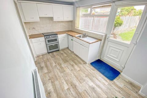 2 bedroom semi-detached house for sale, Commonside, Brierley Hill