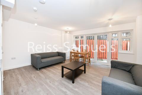 6 bedroom house to rent, Ambassador Square, Canary Wharf, London E14