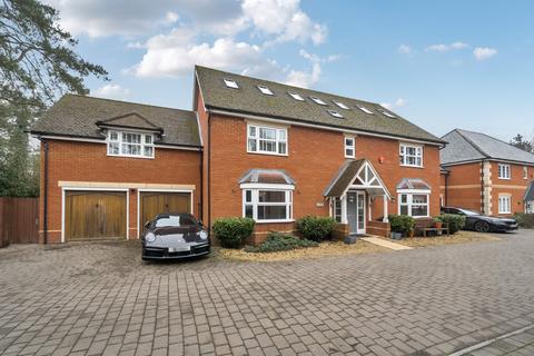 6 bedroom detached house for sale, Hollybush Lane, Reading RG7