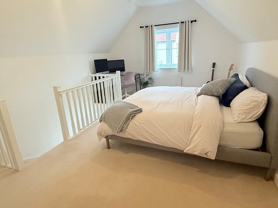 Bedroom 1 Pic 1