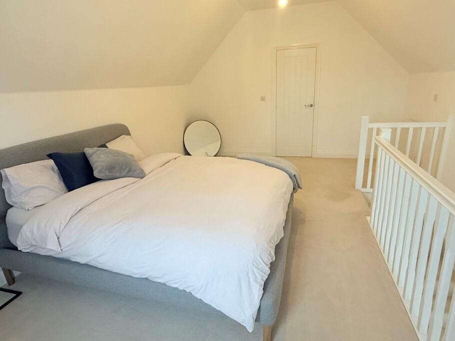 Bedroom 1 Pic 2