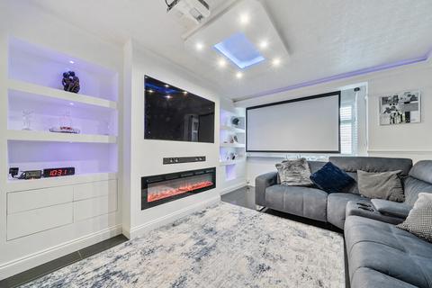 4 bedroom terraced house for sale, Greenwood Road, Mitcham CR4
