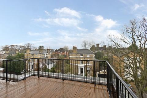 3 bedroom penthouse to rent, Warwick Court, Wimbledon SW20