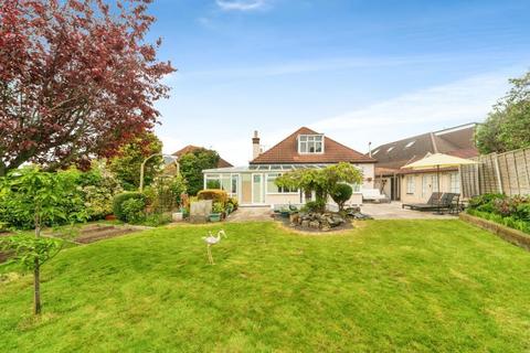 4 bedroom bungalow for sale, Woodside Close, Surbiton KT5