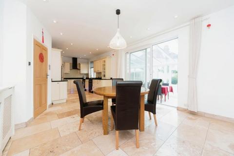 4 bedroom bungalow for sale, Woodside Close, Surbiton KT5