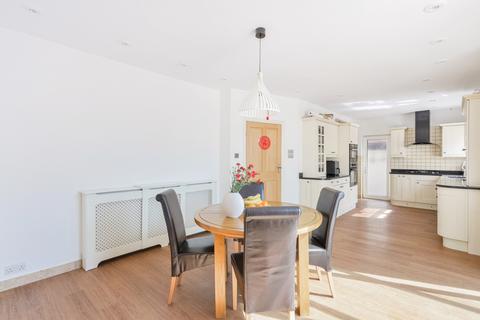 11 Woodside Close, Surbiton, KT5 9JU